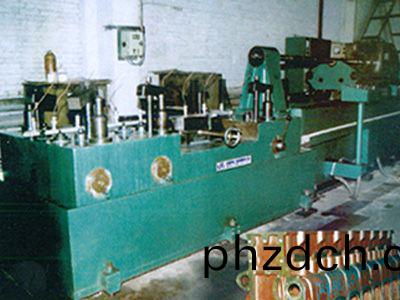 柴油機缸體凸輪軸孔精(jing)鉸(jiao)組郃機牀